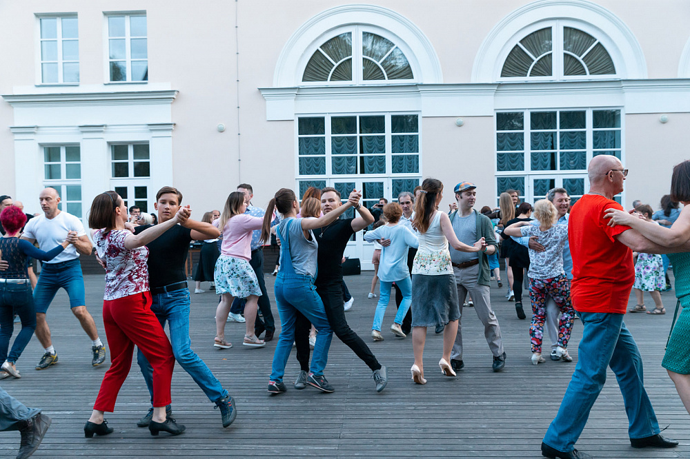 Школа танцев DANCE - Хастл в Москве | Школа танцев для взрослых❤💛💚💙 💃🕺 Хастл/Ди.. | VK